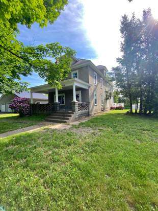 Large Updated 5 Bedroom Home – 8576 Blossvale Road