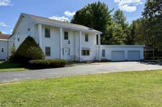 Beautiful Updated Colonial Home – 2872 Main Street