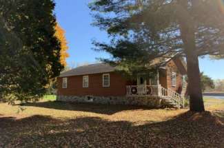 Waterfront Living with a Private Beach, 3.2 Acres & Large Barn – 3006 Haskins Rd.