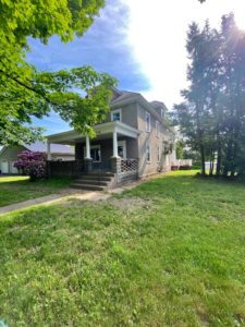 front view of updated 5 bedroom home in blossvale new york